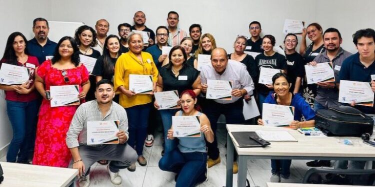 Capacitan a 500 emprendedores para profesionalizar sus negocios con el programa Fast Track