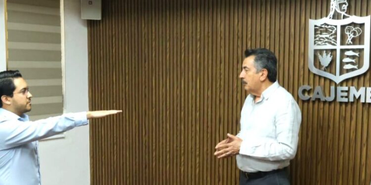 Toma protesta presidente Lamarque a Rogelio Luna Olivas como coordinador de producción e imagen institucional de Cajeme
