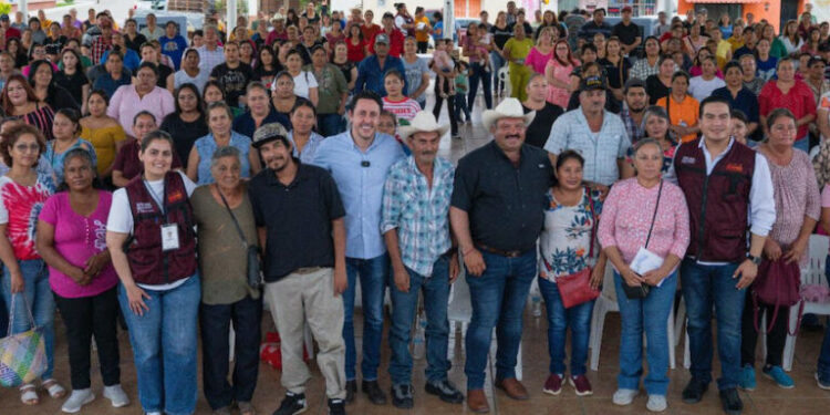 Benefician a más de mil familias con apoyos económicos en el sur del estado