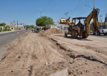 Se agregará un carril de vuelta a izquierda en Las Quintas y Camino del Seri
