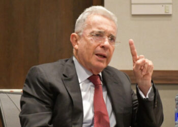 Paramilitarismo y «falsos positivos», el legado de Álvaro Uribe en Colombia