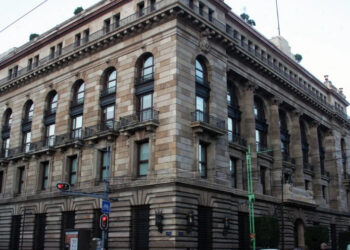 BdeM apunta a menores recortes a tasa clave