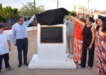 Devela Toño Astiazarán placa del parque “Mónica Félix Navarro”, obra ganadora del presupuesto CRECES 2024