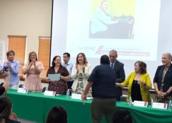 Reconoce gobierno de Cajeme a 57 empleadas y empleados del ayuntamiento