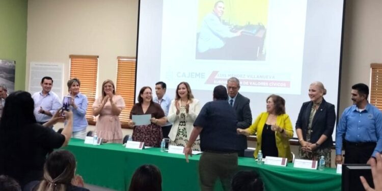 Reconoce gobierno de Cajeme a 57 empleadas y empleados del ayuntamiento