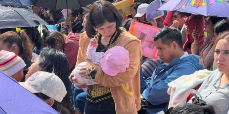 Mamás y papás celebran el apoyo Desde la Cuna