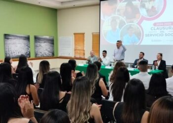 RECONOCE PRESIDENTE LAMARQUE A PASANTES DEL AYUNTAMIENTO POR SU SERVICIO SOCIAL DE MEDICINA, ENFERMERÍA NUTRICIÓN Y FISIOTERAPIA