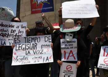 Creativos exigen regular uso de la inteligencia artificial