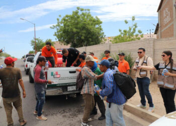 Gobierno de Sonora refuerza acciones preventivas con entrega de agua y suero