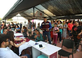 Gobernador Durazo lleva trámites y servicios gratuitos de la jornada “Sonora Atiende” a la colonia Sonacer