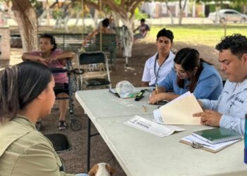 Sindicatura municipal atendió a familias de la colonia vida digna de Pueblo Yaqui