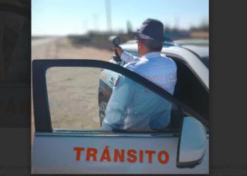 Vigila Policía de Tránsito por aire y tierra tramo carretero Hermosillo a Bahía de Kino