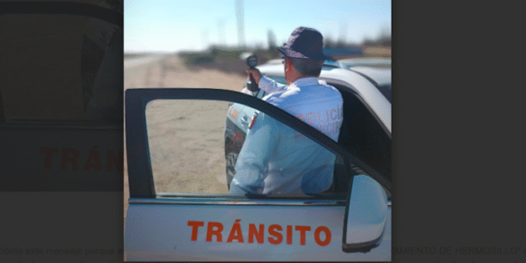 Vigila Policía de Tránsito por aire y tierra tramo carretero Hermosillo a Bahía de Kino