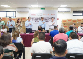 Beneficia Gobernador Durazo a más de dos mil docentes con entrega de computadoras: SEC