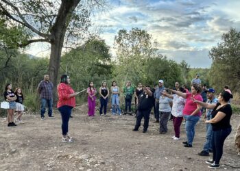 Gobierno Cercano y en Movimiento