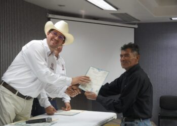 ¡Reciben navojoenses actas de nacimiento corregidas y gratuitas!