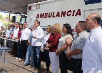 Recibe salud municipal ambulancia súper equipada para terapia intensiva y urgencias cardiacas