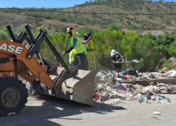 Combaten basurero clandestino en Misión de Anza