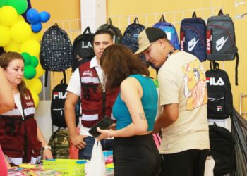 Gobierno de Sonora apoya economía familiar con Bazar Escolar 2025
