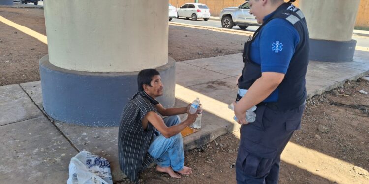 Auxilia Ayuntamiento de Hermosillo a personas debido al calor extremo