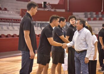 Niñas y niños Cajemenses viven una experiencia inolvidable con la selección  Mexicana  de básquetbo