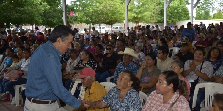 Pone en marcha Javier Lamarque programa municipal de apoyo alimentario en zonas rurales afectadas por sequía
