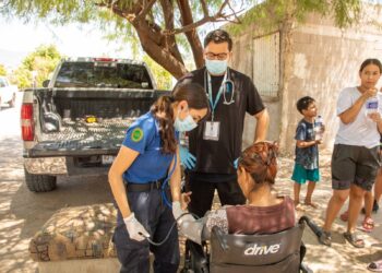Con “Sonora Atiende”, Gobernador Durazo beneficia a familias de la colonia Lomas de Linda Vista