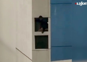 Individuo amenaza con arrojarse del tercer piso del Hospital General de Querétaro