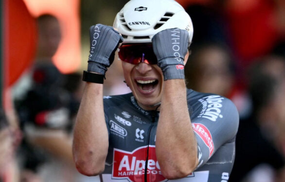 Jasper Philipsen conquista la primera etapa de la Vuelta a España