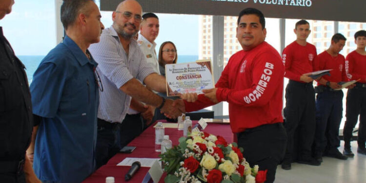 Conmemoran el Día Nacional del Bombero