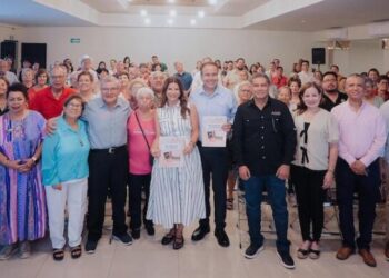 Apoyan Patty Ruibal y Toño Astiazarán salud emocional de adultos mayores con el programa Vida Dorada