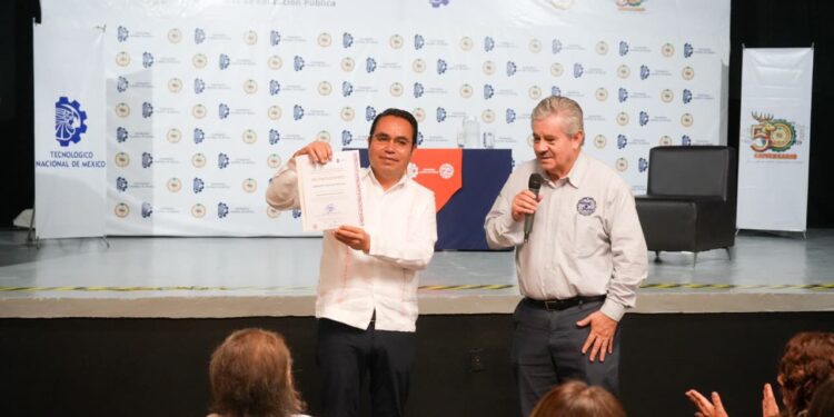 La transformación inicia en las aulas: Heriberto Aguilar