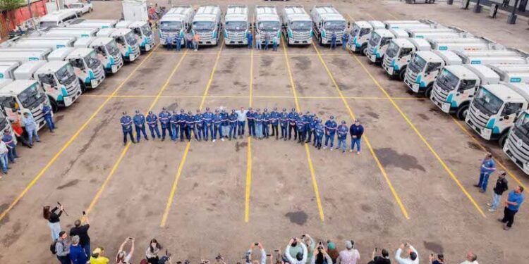Entrega Toño Astiazarán 25 nuevas unidades recolectoras 100% eléctricas; es la flotilla más grande del país