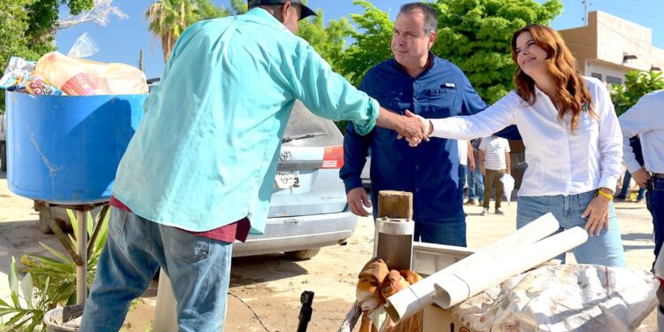 Lleva Toño Astiazarán jornada de apoyos a familias de La Caridad