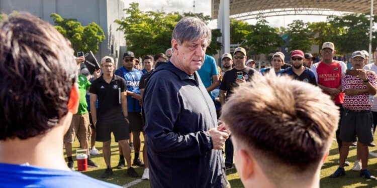 *Gobierno de Sonora realiza capacitación deportiva con Rubens Valenzuela