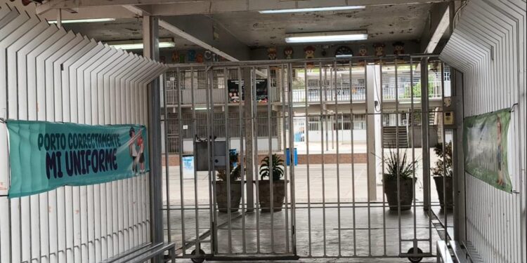 Suspenden clases por efectos del huracán Lorena