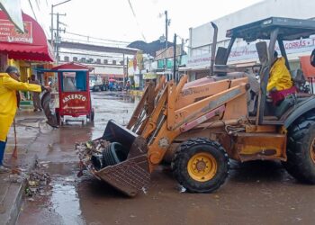 Trabaja el Ayuntamiento de Guaymas en acciones de limpieza