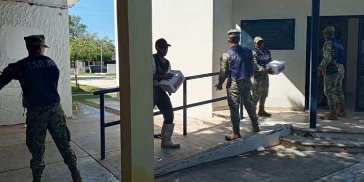 La Marina llega a Huatabampo para apoyar a damnificados por la Tormenta Lorena