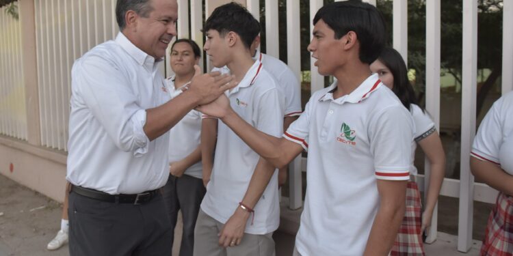 Inaugura Toño Astiazarán el trayecto Camina Segura 91 en beneficio de estudiantes del Cecytes La Manga