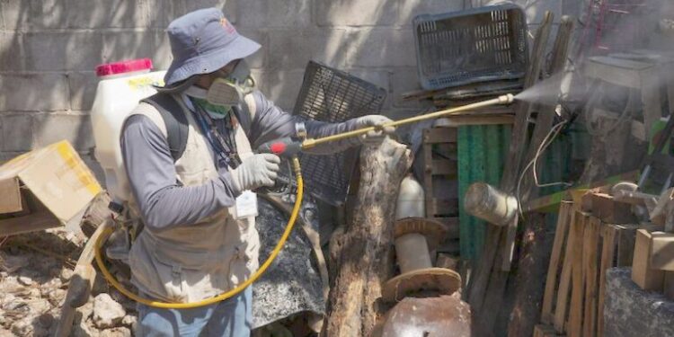 Intensifican acciones de control del dengue en el estado