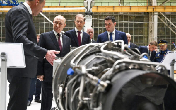 Rusia se acerca a China e India por sanciones a su petróleo