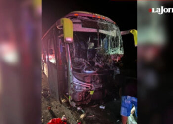 Accidente en la carretera Acapulco-Zihuatanejo deja 5 muertos y 20 lesionados