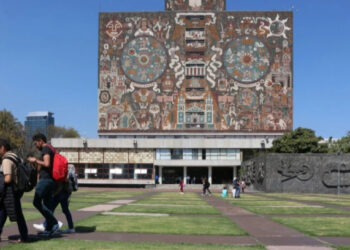 OCDE: México redujo presupuesto educativo de 15 a 13% del gasto total