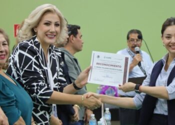 RECONOCEN POR SU DESEMPEÑO A 52 EMPLEADAS Y EMPLEADOS DEL SEGUNDO CUATRIMESTRE 2025