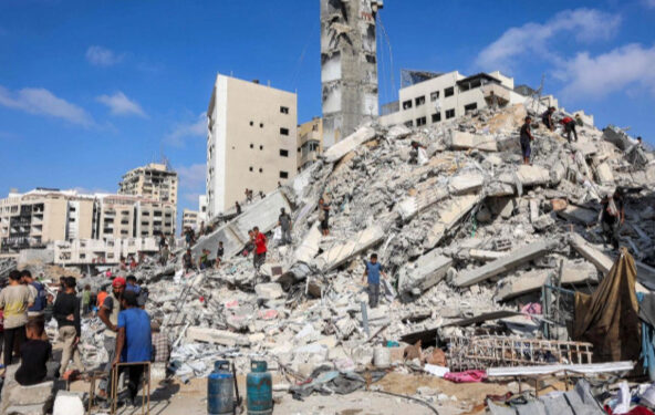Israel destruye otro multifamiliar en Gaza y ordena evacuar la ciudad