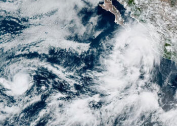 Se intensifica ‘Lorena’ se convierte en huracán categoría 1; está a 165 km de Cabo San Lucas