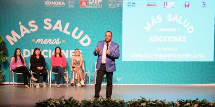 DIF Sonora y SSP imparten conferencia de prevención de adicciones en Cobach Villa de Seris