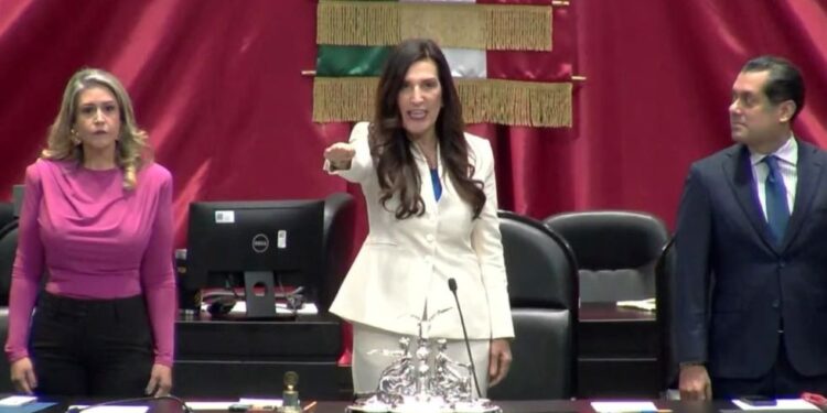 Kenia López Rabadán rinde protesta como presidenta de la Cámara de Diputados