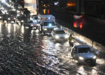 CDMX bajo Alerta Roja por lluvias intensas; se inunda la Calzada Ignacio Zaragoza