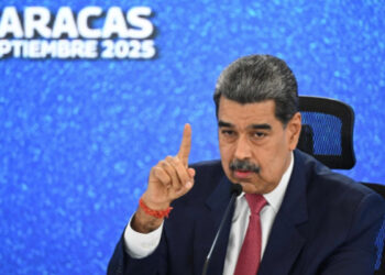 Maduro se ofrece a dialogar directamente con enviado de Trump